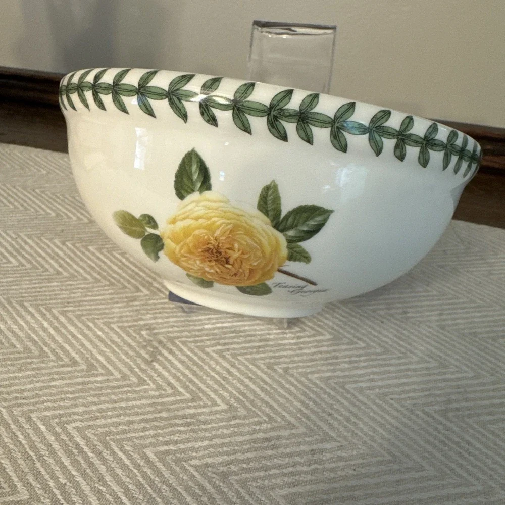 Portmerion Botanic Roses Fruit Bowl -Fragrant Cloud Kitchen Dishes